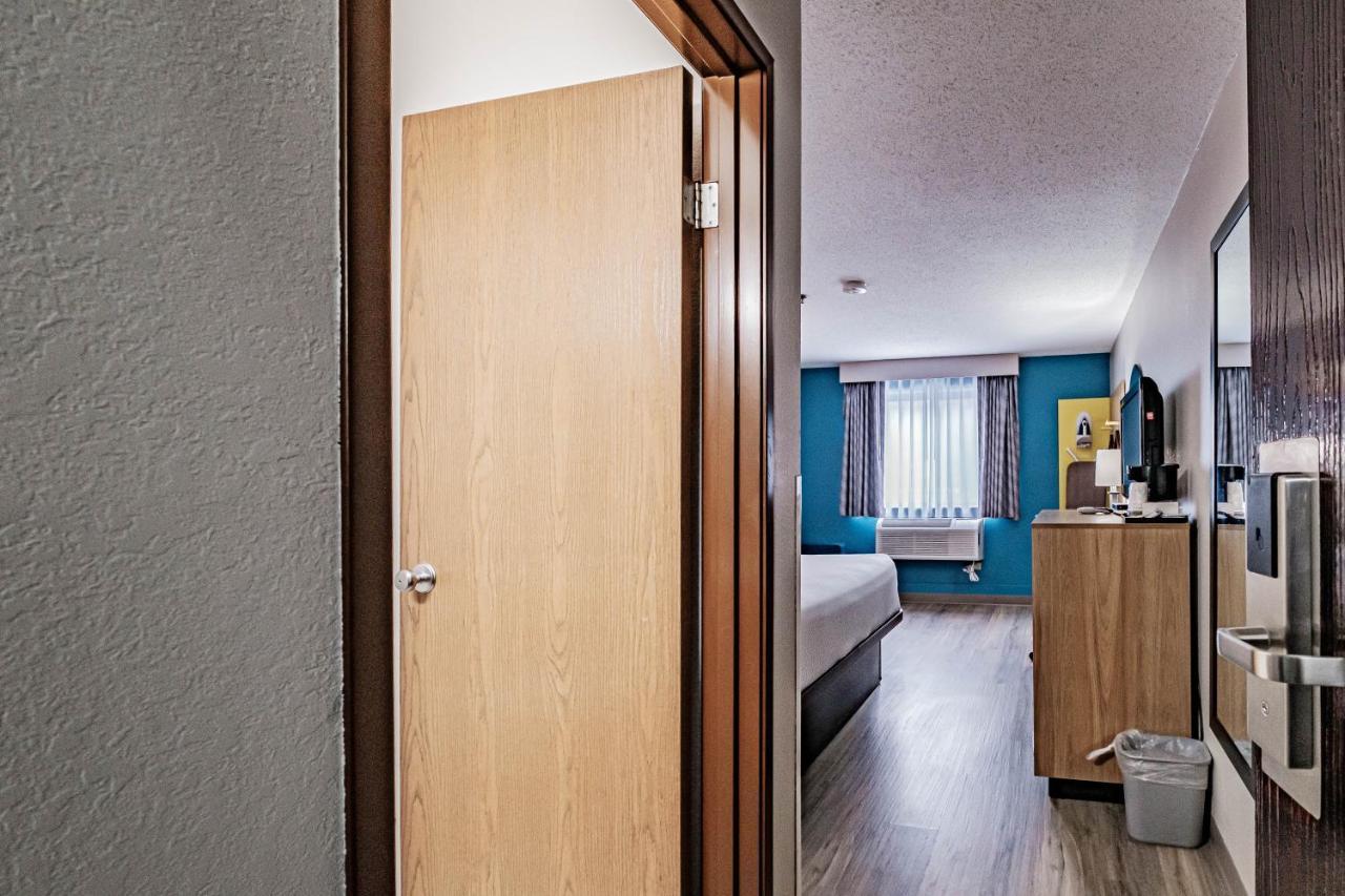 Days Inn By Wyndham Brunswick Bath Area Extérieur photo