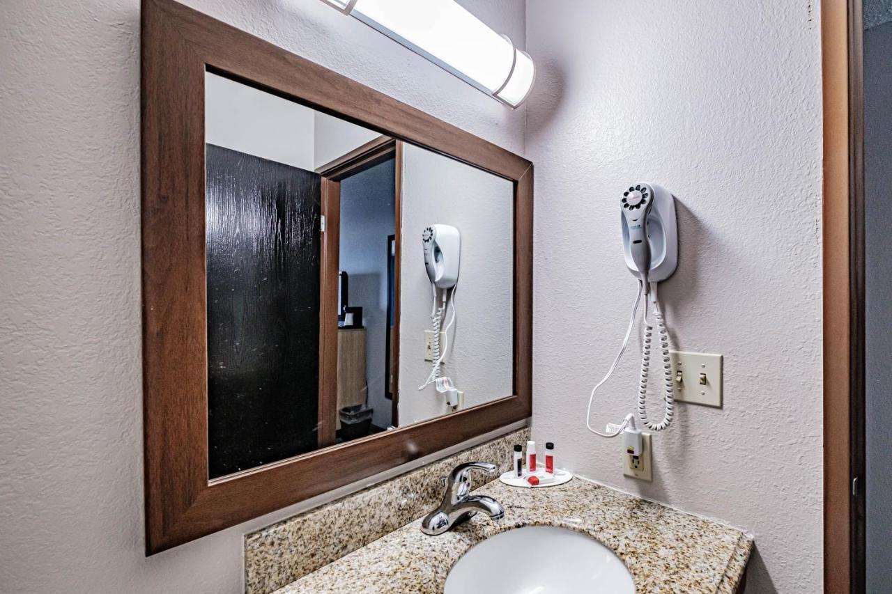 Days Inn By Wyndham Brunswick Bath Area Extérieur photo