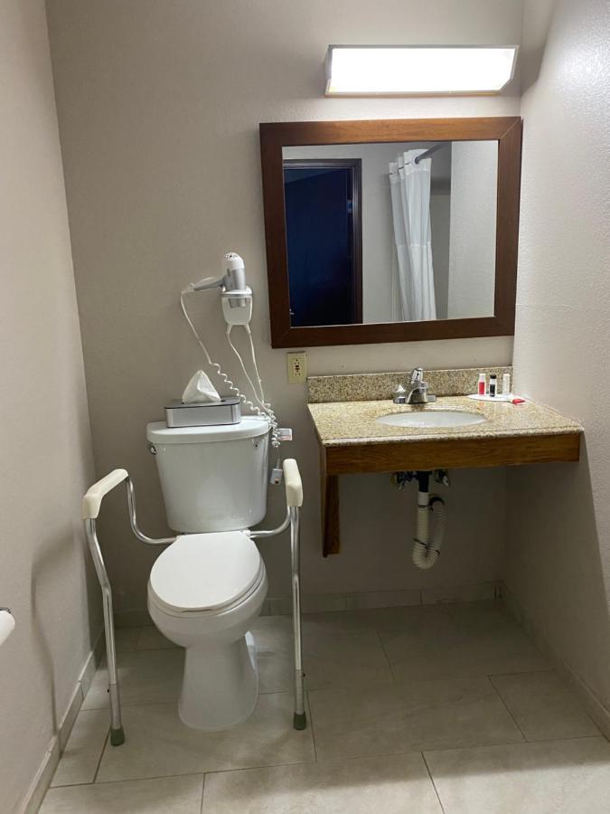 Days Inn By Wyndham Brunswick Bath Area Chambre photo