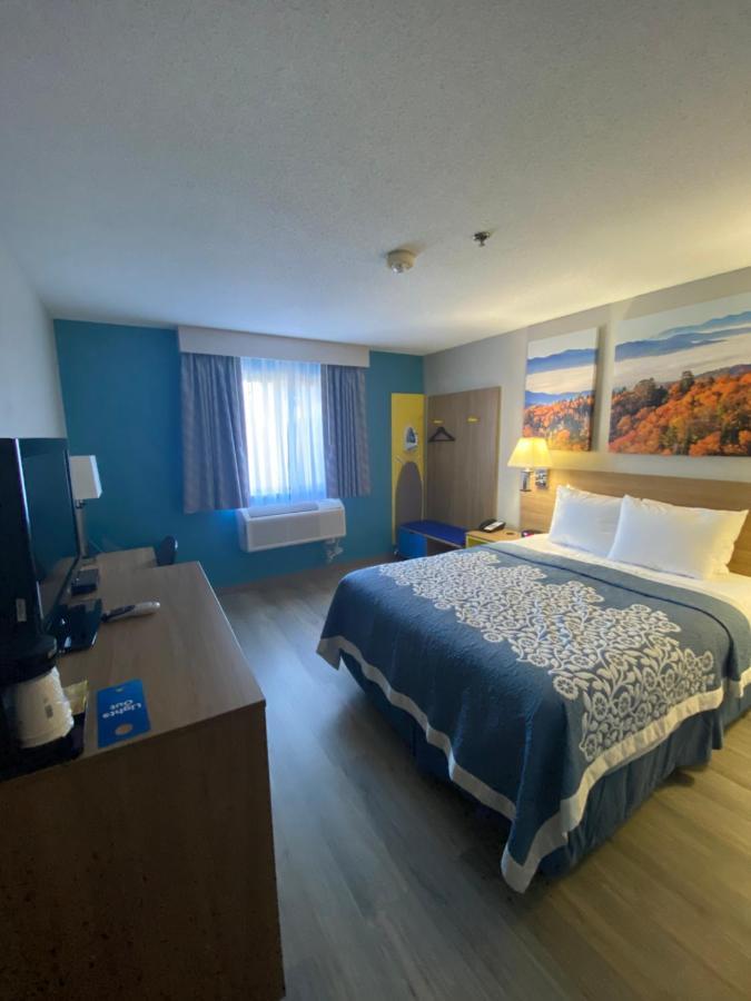 Days Inn By Wyndham Brunswick Bath Area Extérieur photo