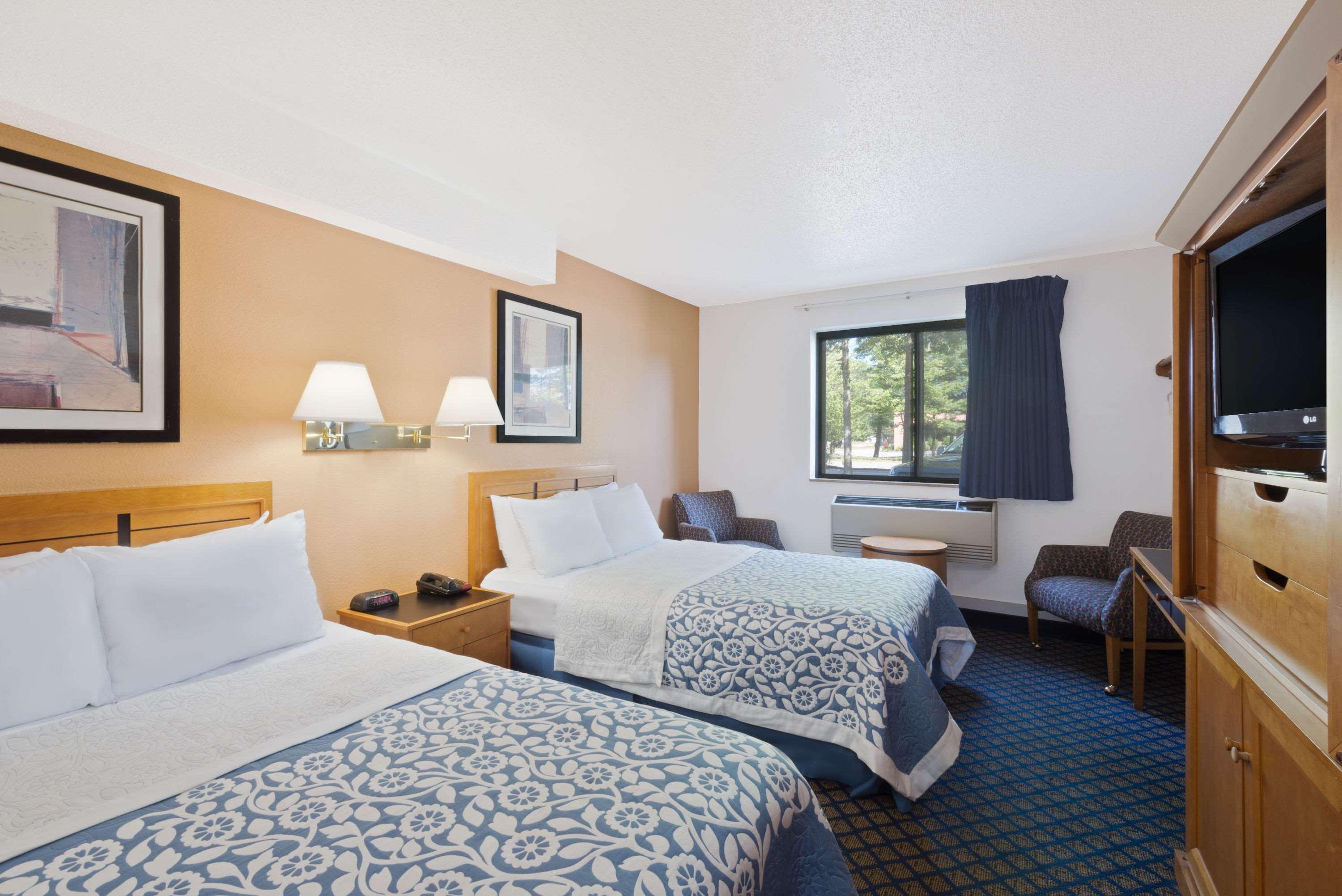 Days Inn By Wyndham Brunswick Bath Area Extérieur photo
