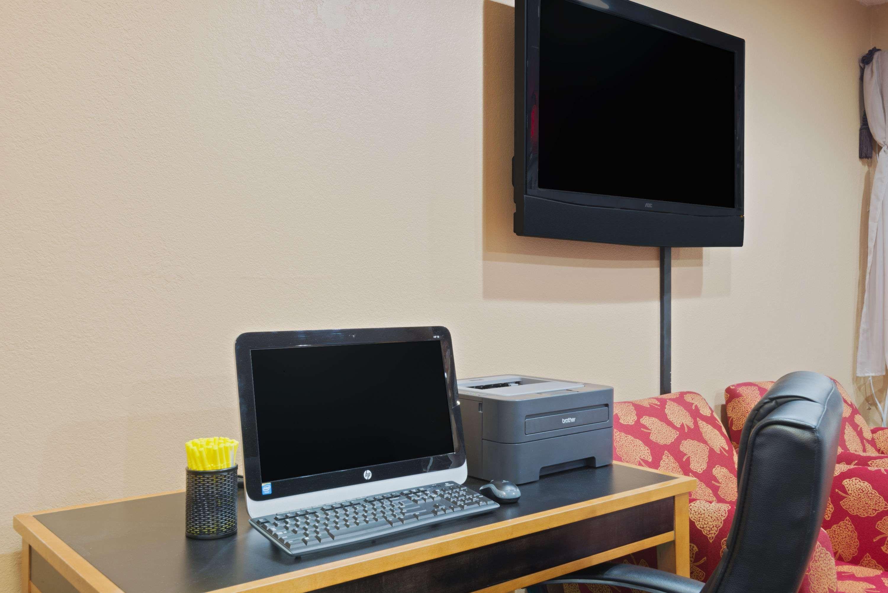 Days Inn By Wyndham Brunswick Bath Area Extérieur photo
