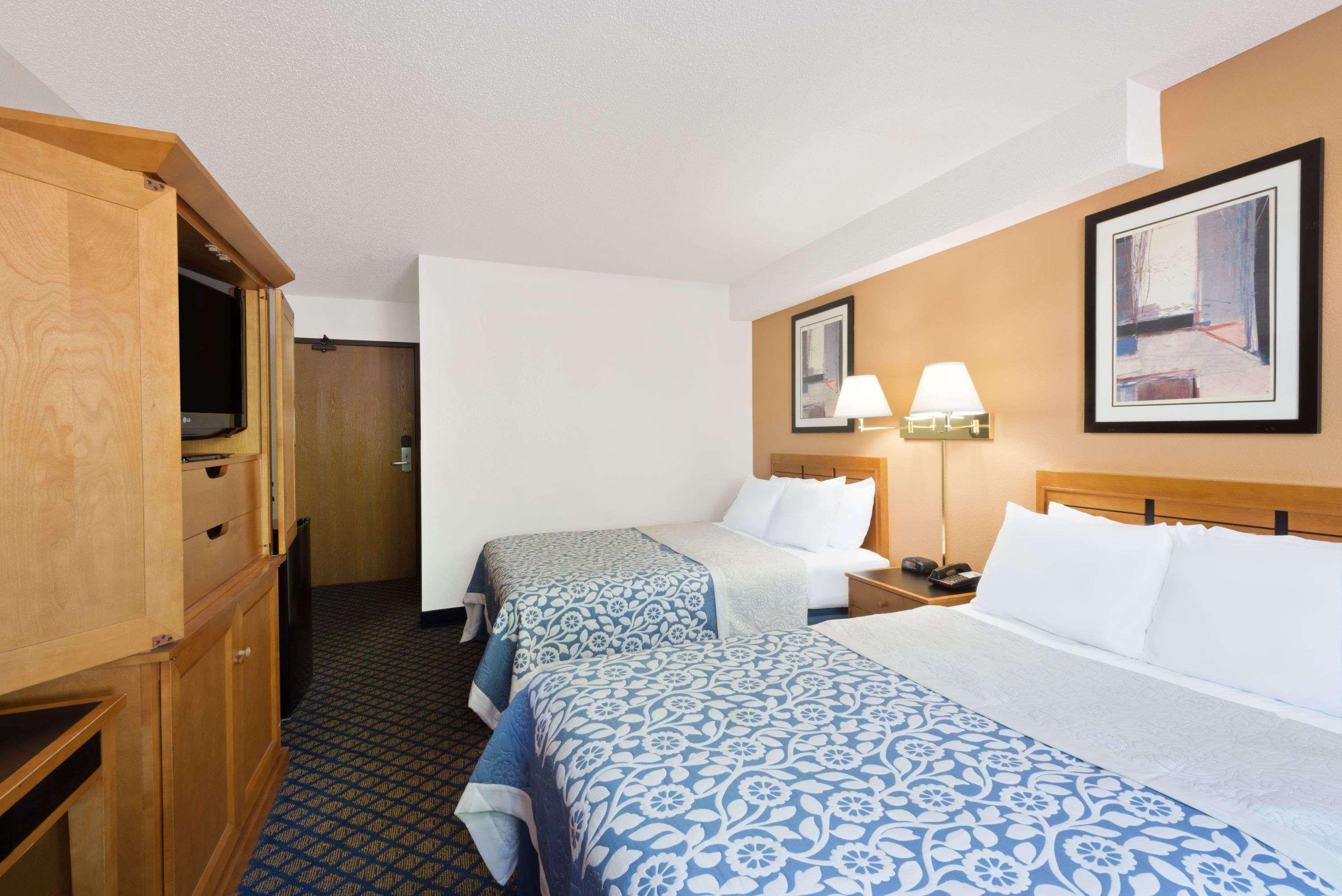 Days Inn By Wyndham Brunswick Bath Area Extérieur photo